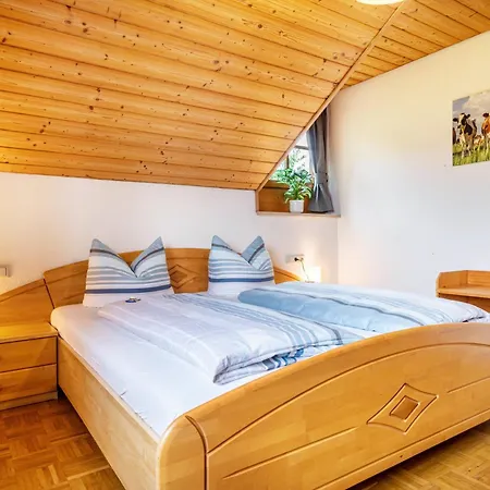 Drei-maedelhaus Ambs 3 *