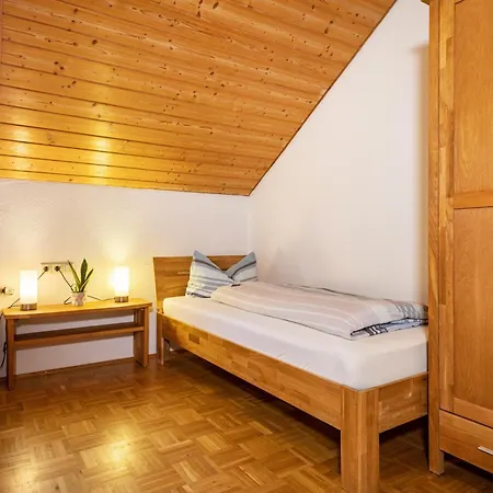 Drei-maedelhaus Ambs 3 *